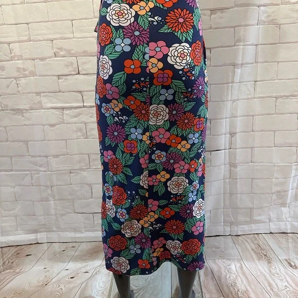 Floral Faux Wrap Dress with Short Sleeves - Picture 3 of 7